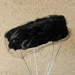 💕VINTAGE Black Velvet Hat